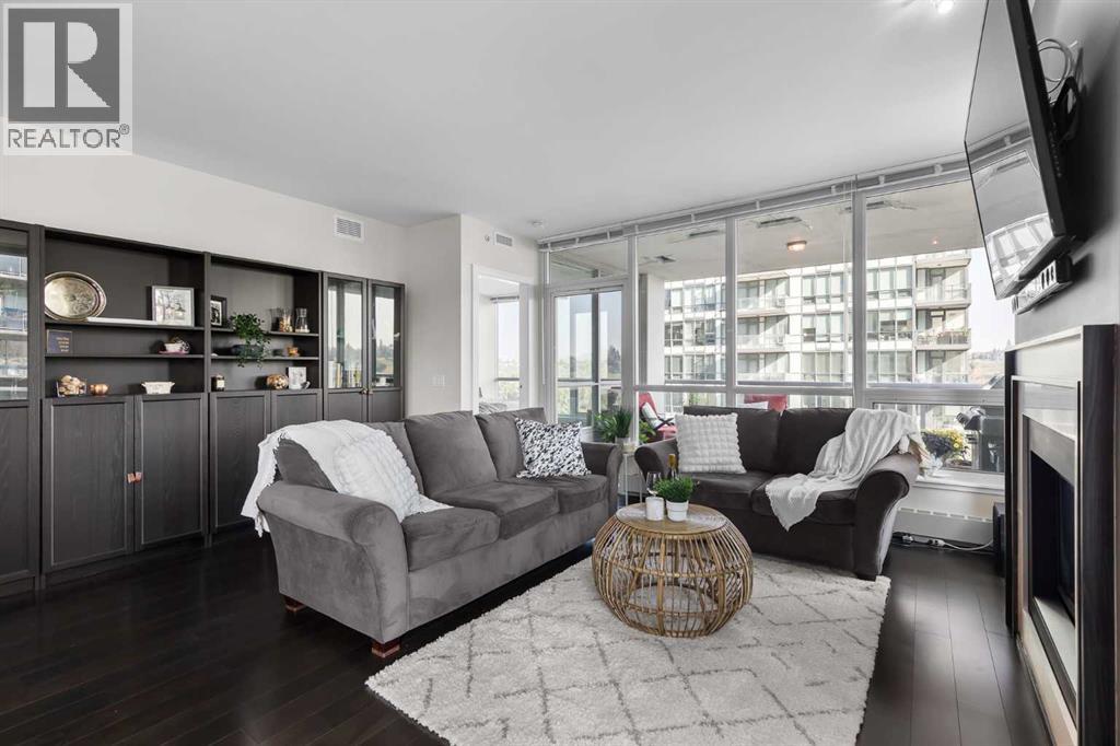 923, 222 Riverfront Avenue SW