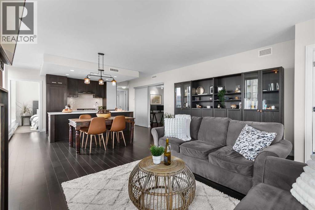 923, 222 Riverfront Avenue SW