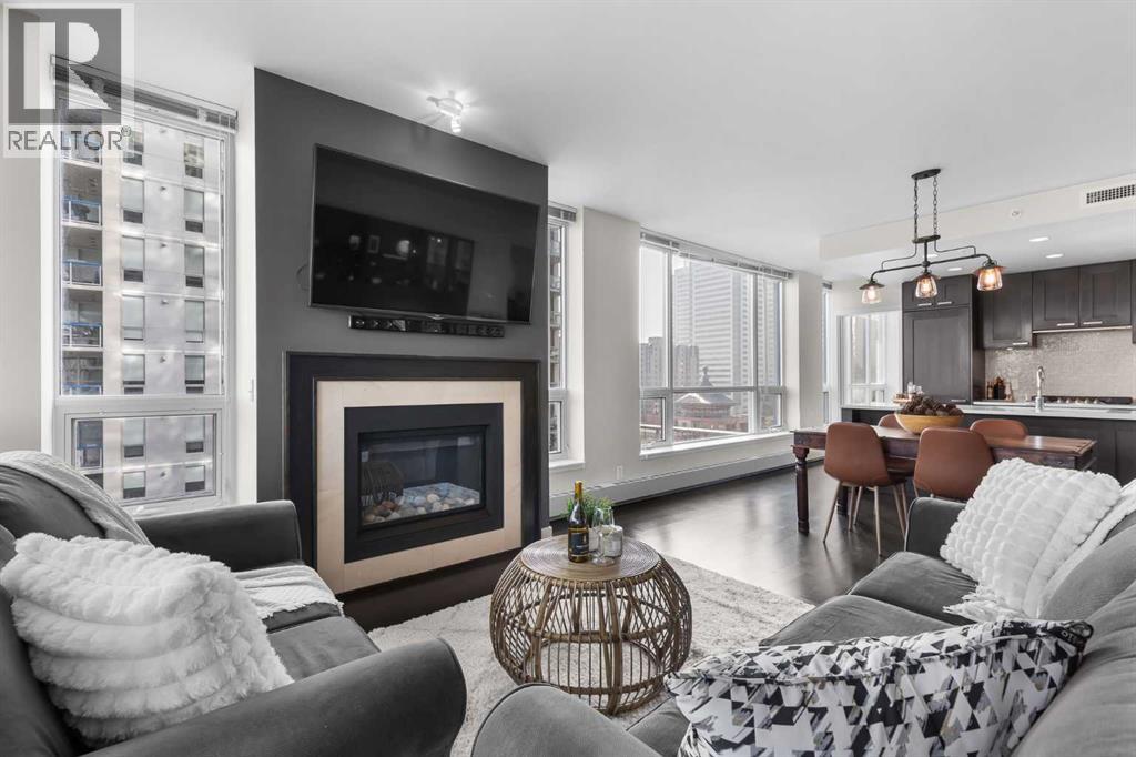 923, 222 Riverfront Avenue SW