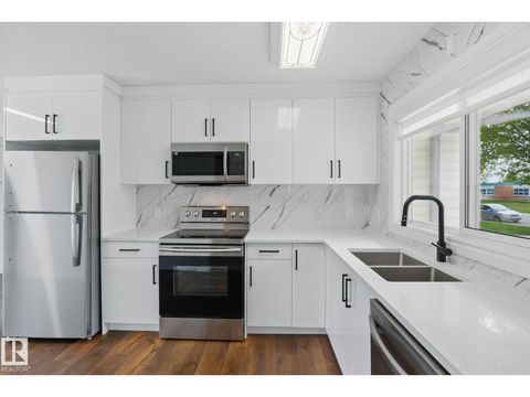 13316 136 AV NW Edmonton AB T5L4B3