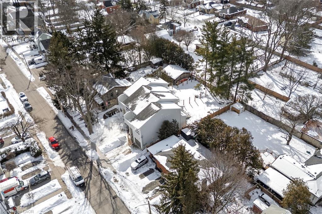 82 CHALMERS Street N