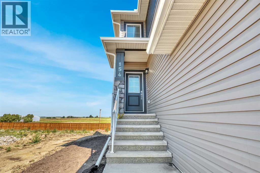 154 Lakewood Crescent