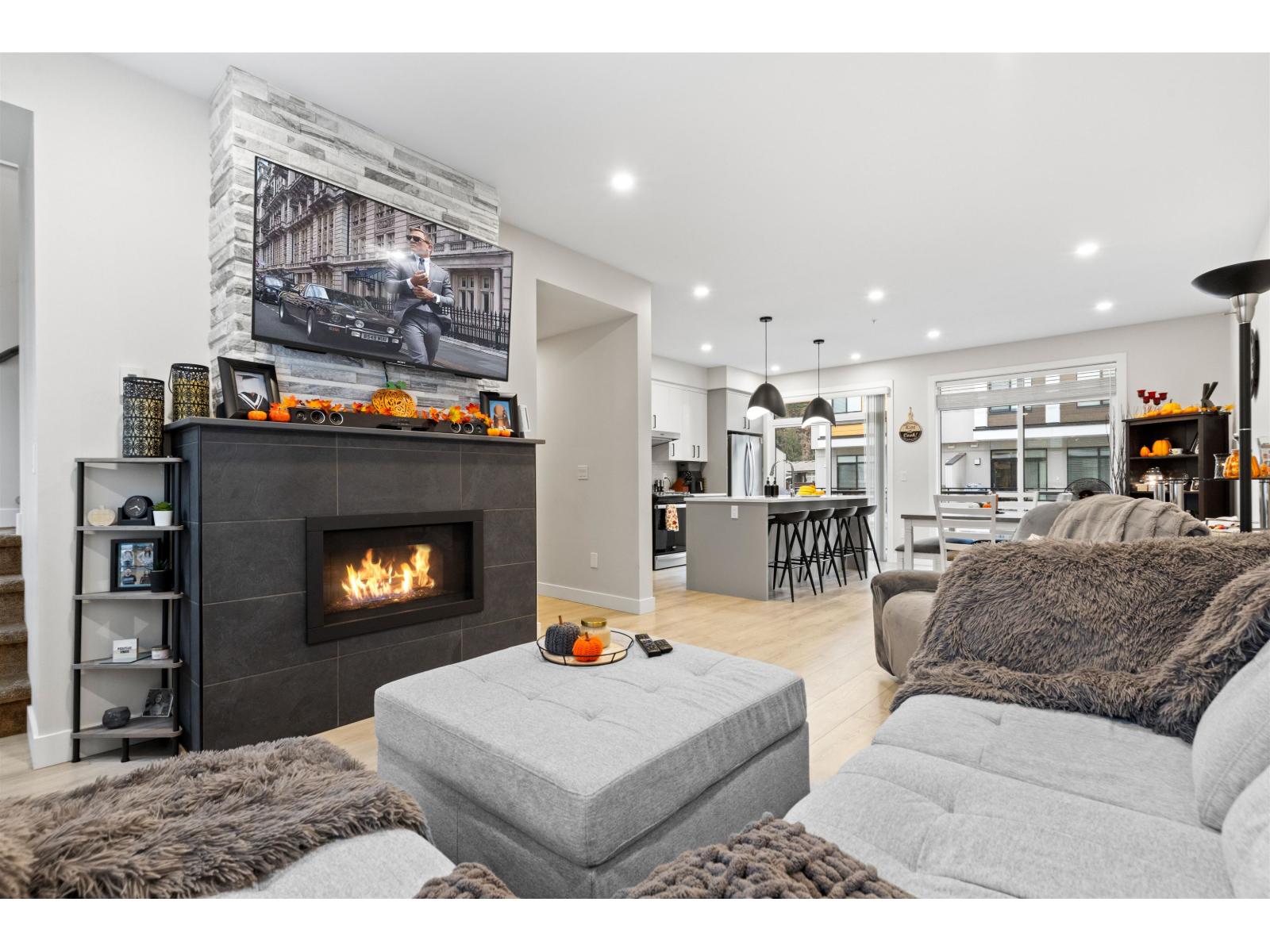 211 46150 THOMAS ROAD|Vedder Crossing