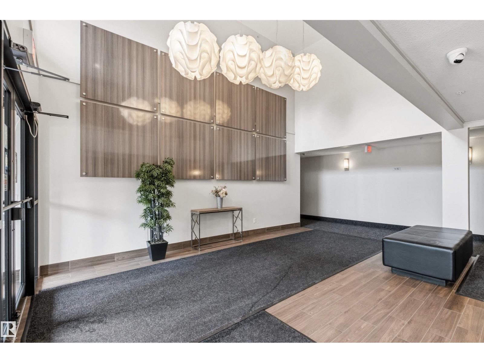 #302 5510 SCHONSEE DR NW