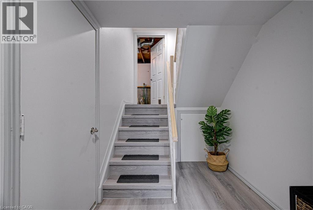 100 BLUEVALE Street N Unit# 22