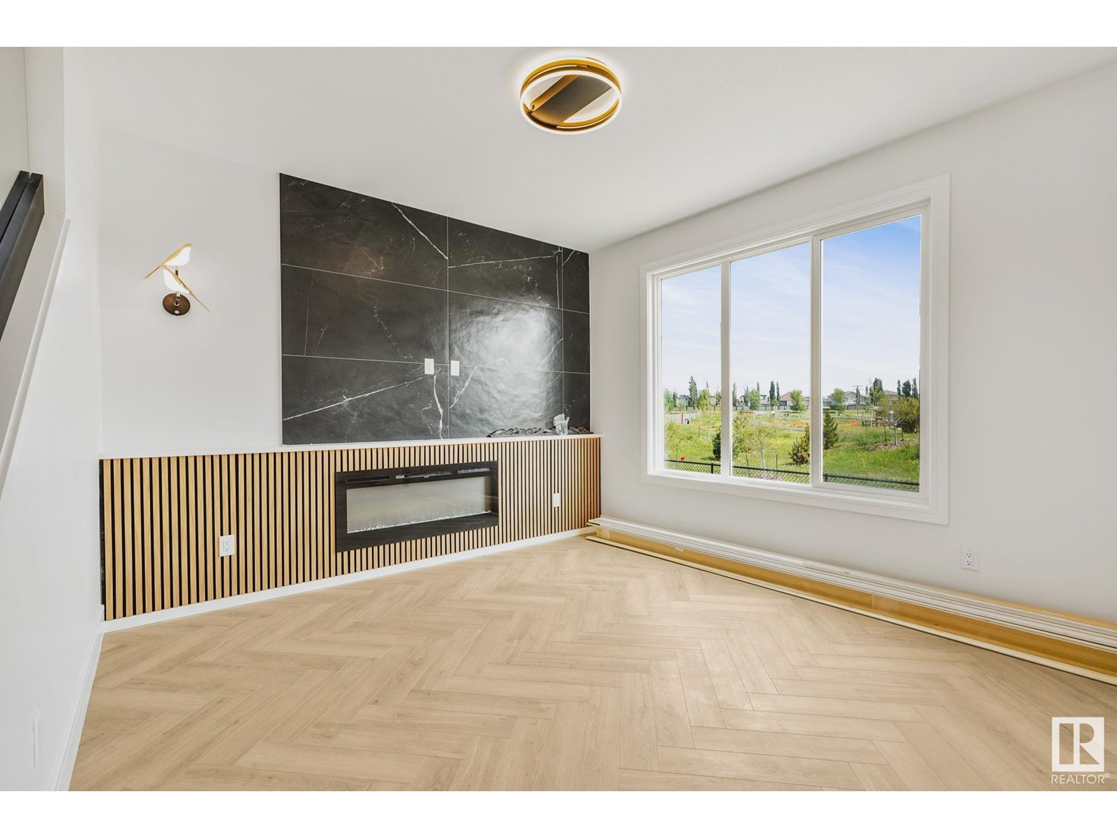 150 CREEKSIDE LANE LN