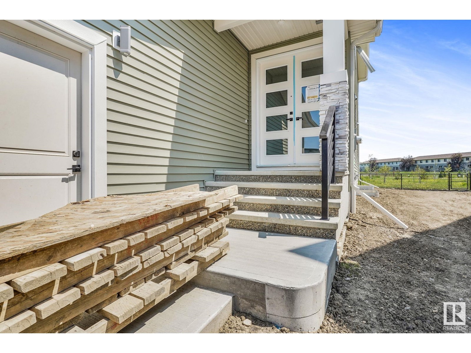 150 CREEKSIDE LANE LN