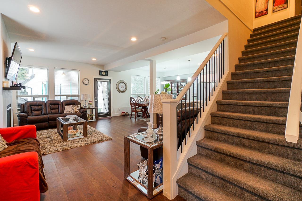 7464 ROSS DRIVE