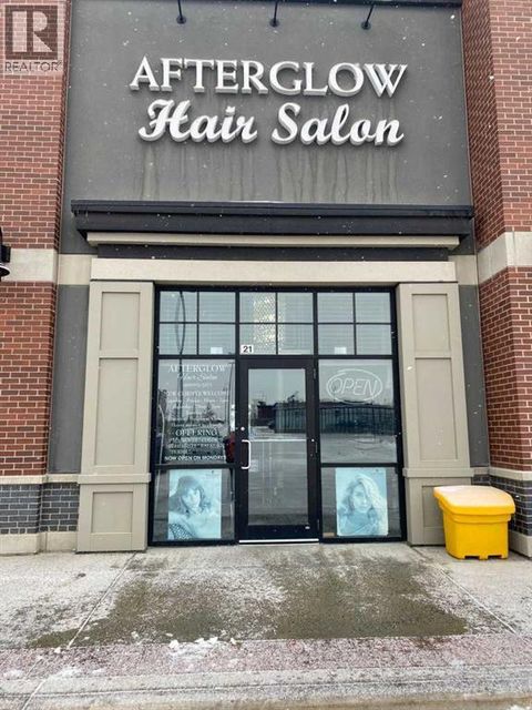 31 Bow Street Common Cochrane AB T4C2N1