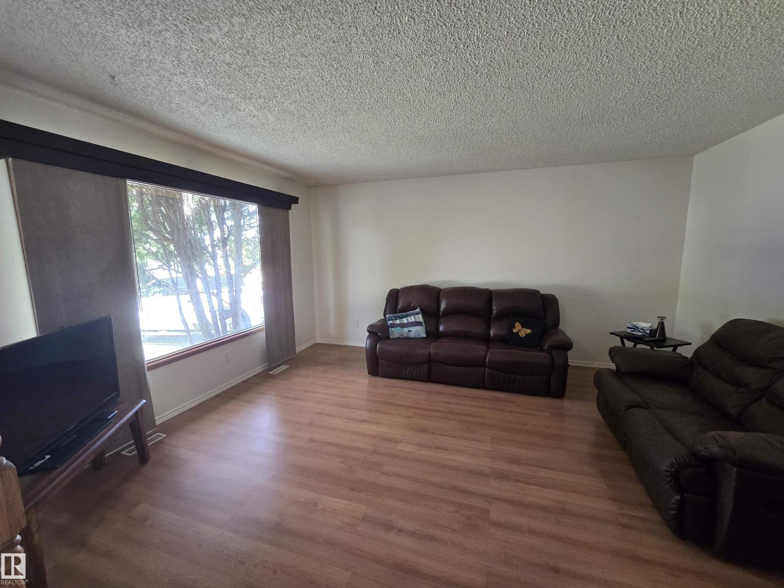 9831 188 ST NW