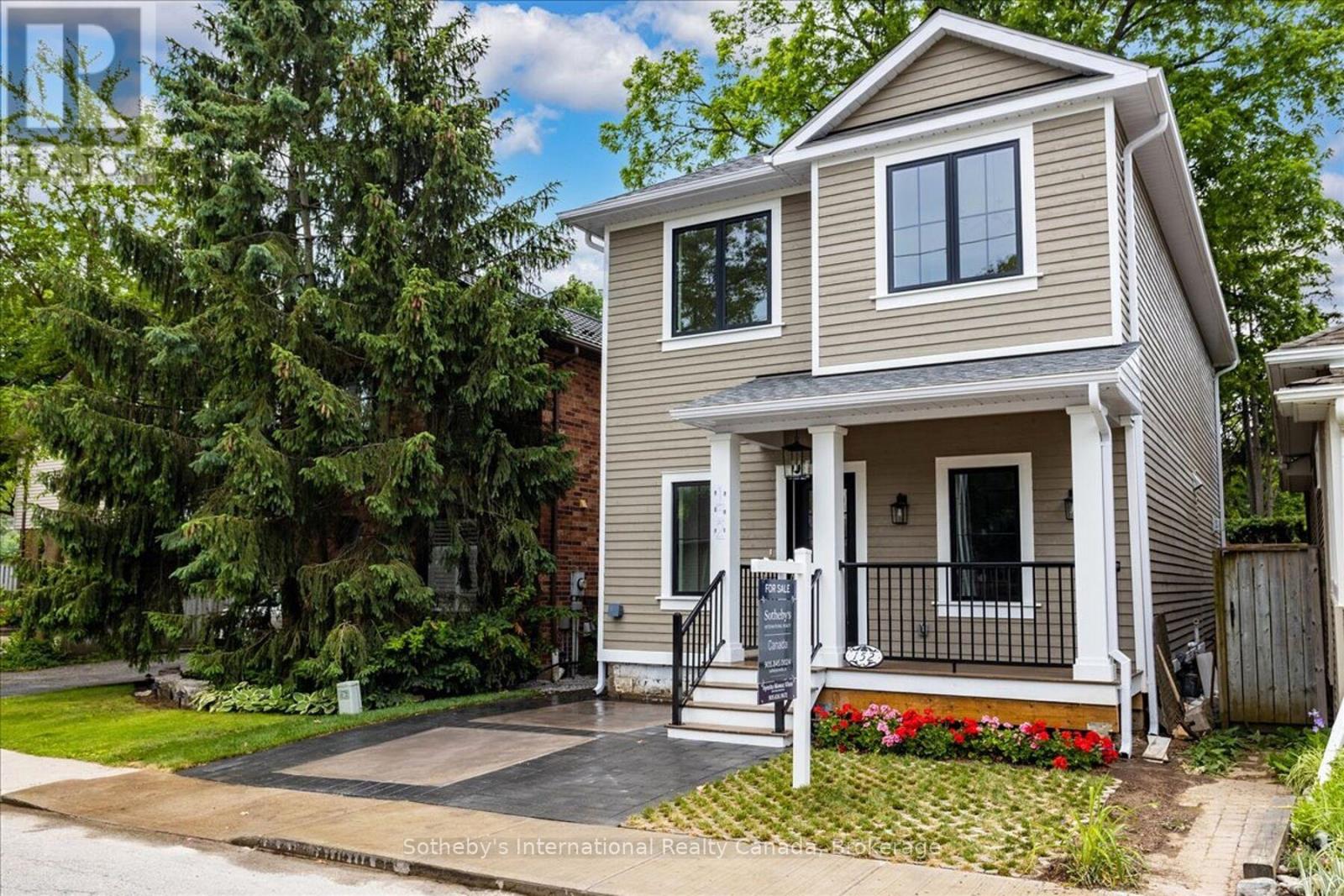 152 CHISHOLM STREET