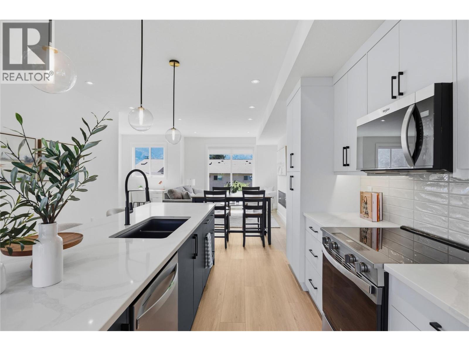 143 Green Avenue Unit# 101