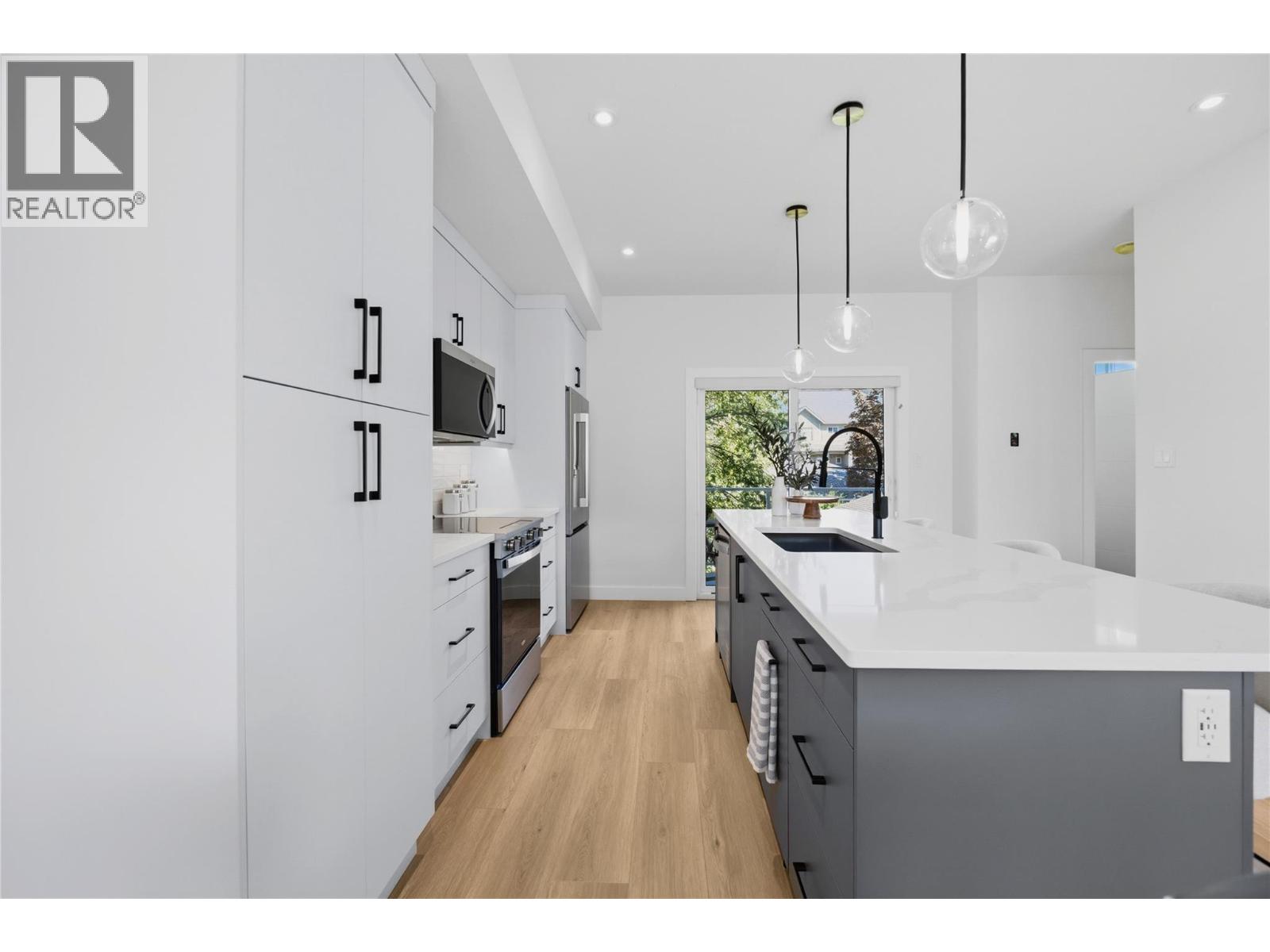 143 Green Avenue Unit# 101