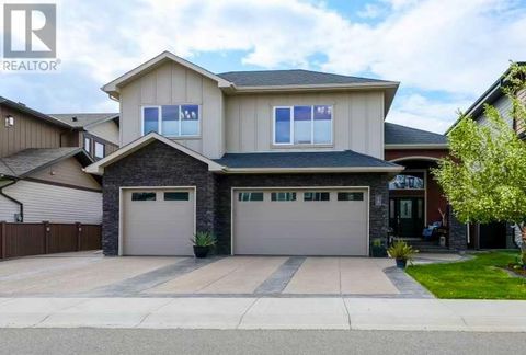 15 Stonecrest Point W Lethbridge AB T1K6W3