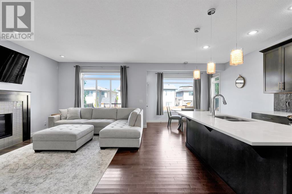 72 Panora View NW