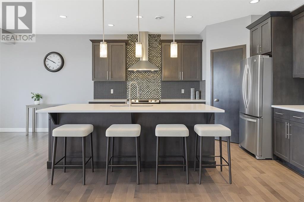 72 Panora View NW