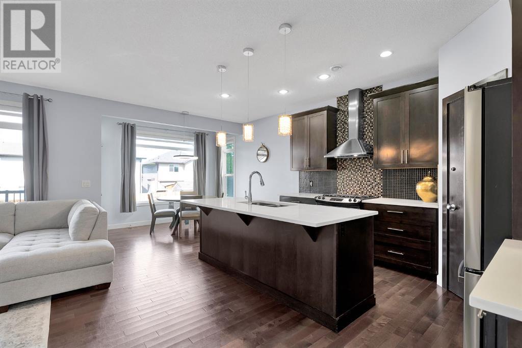 72 Panora View NW