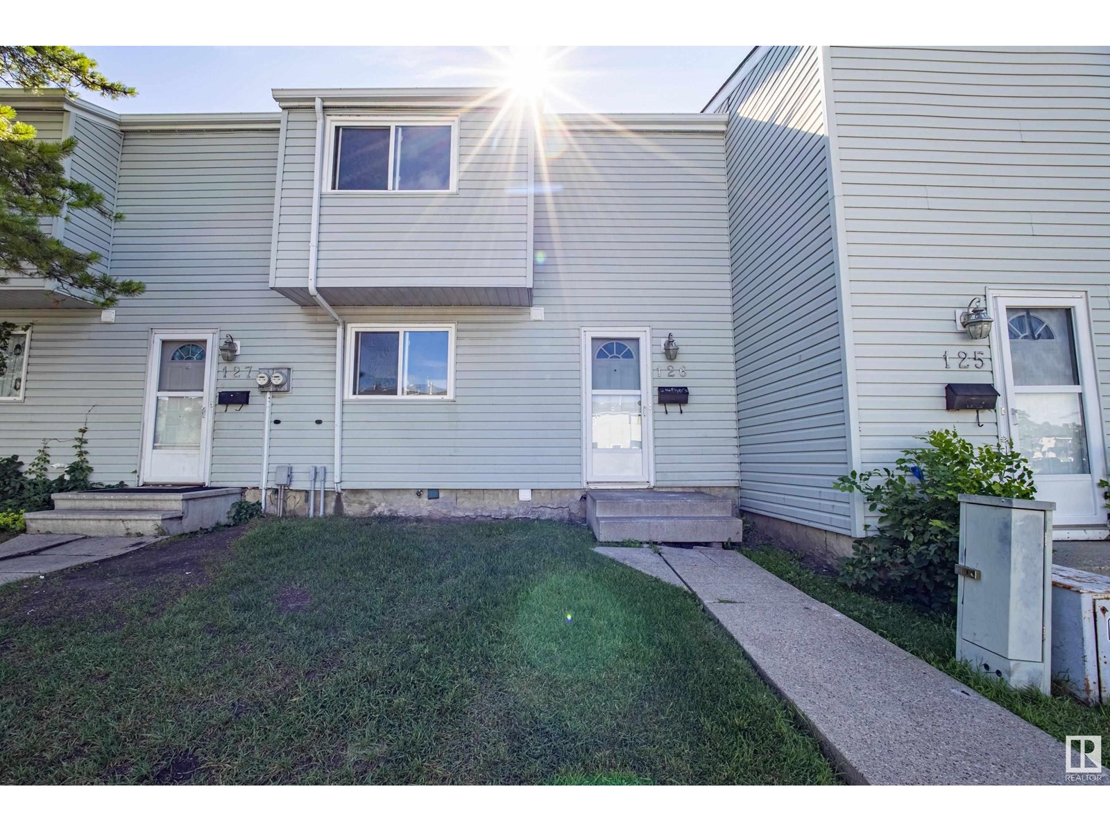 126 Dickinsfield CO NW