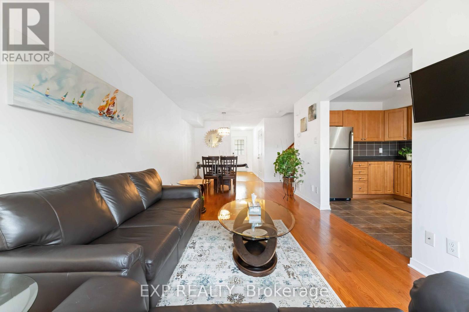 438 HARESFIELD COURT