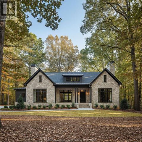 1122 REAUME LaSalle ON N9J1C1