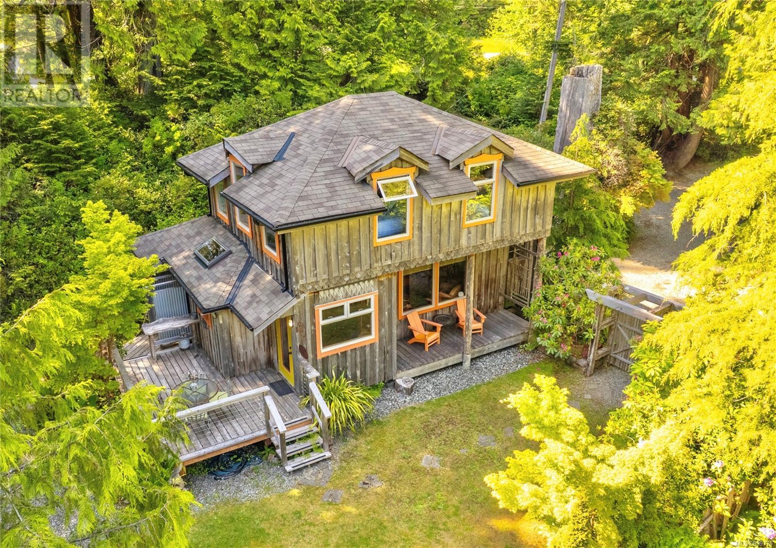 1076 Pacific Rim Hwy