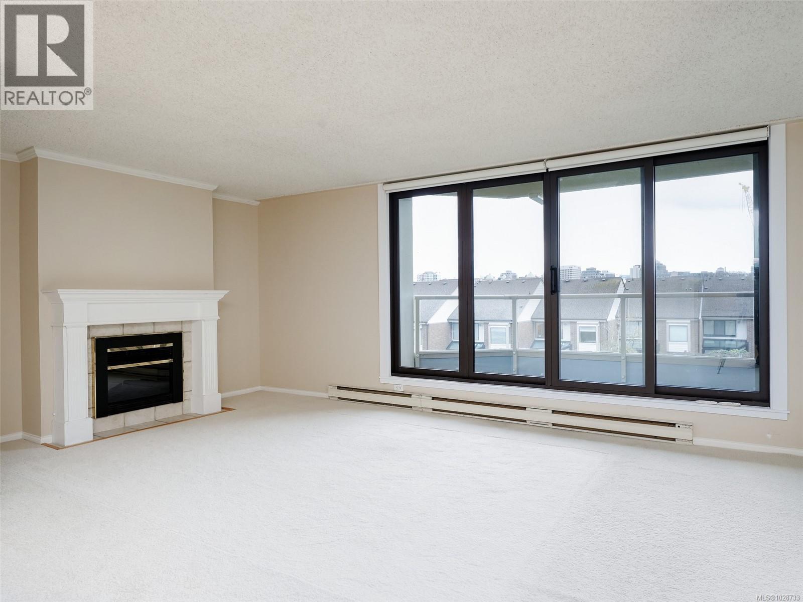 305 225 Belleville St