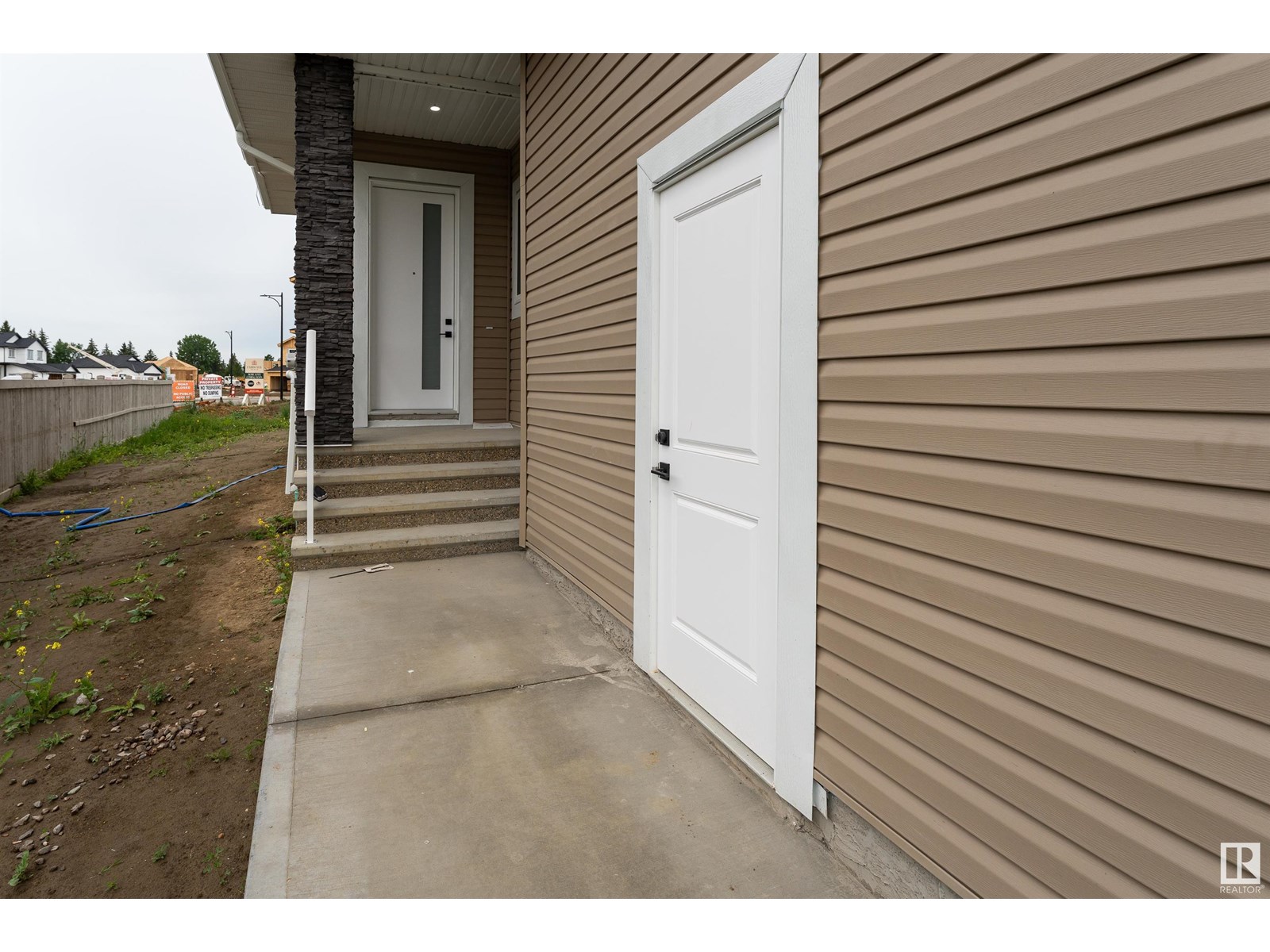147 GRAYBRIAR DR