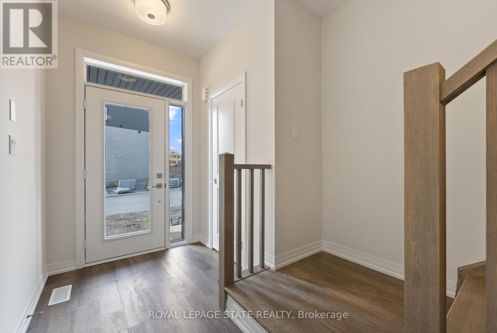 26 - 660 COLBORNE STREET W