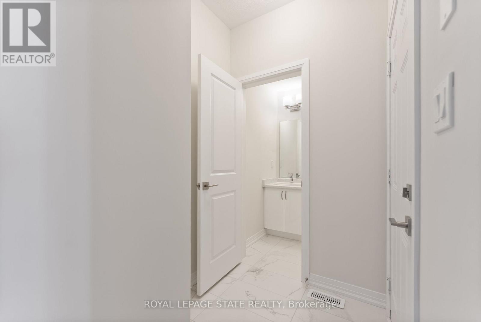 26 - 660 COLBORNE STREET W