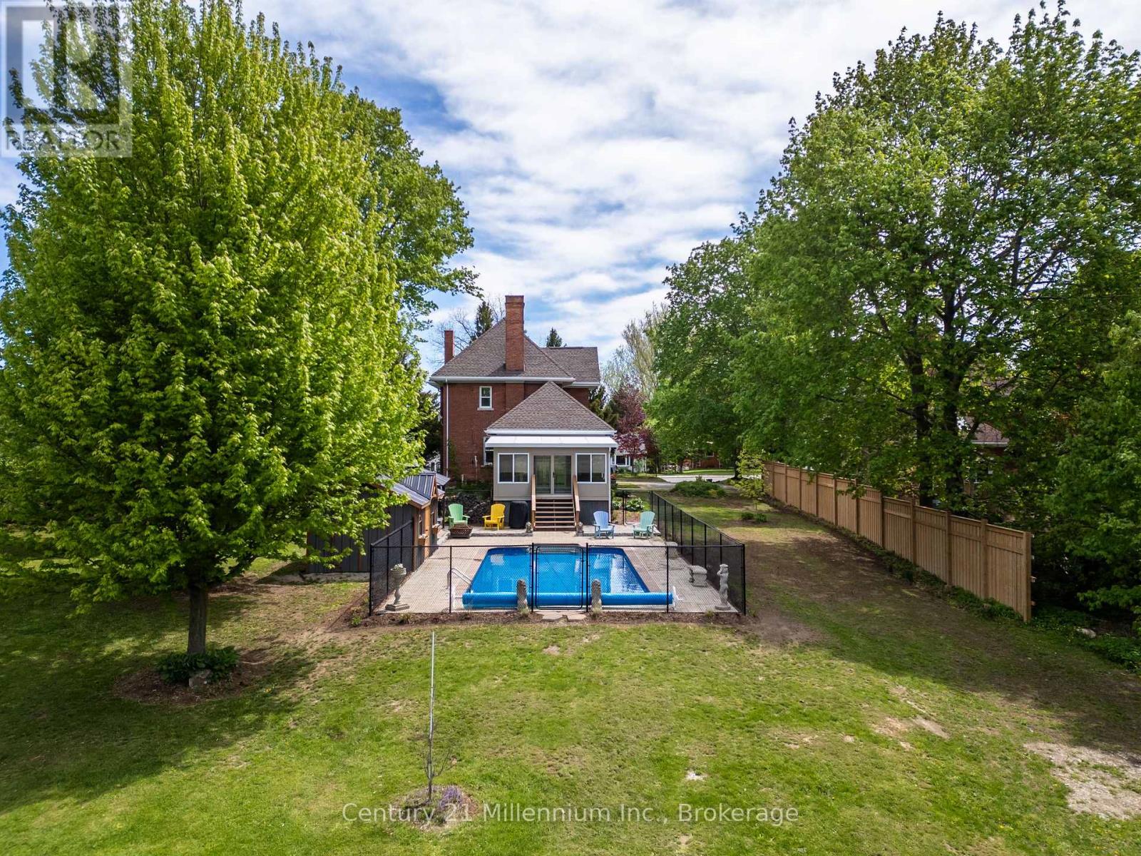 296 GARAFRAXA ST STREET