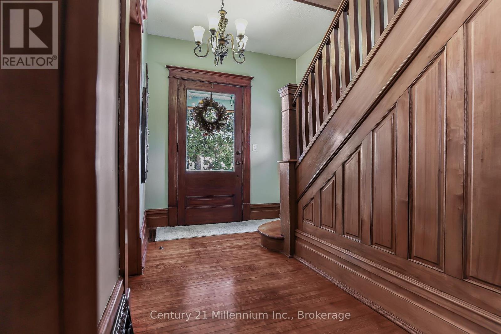 296 GARAFRAXA ST STREET