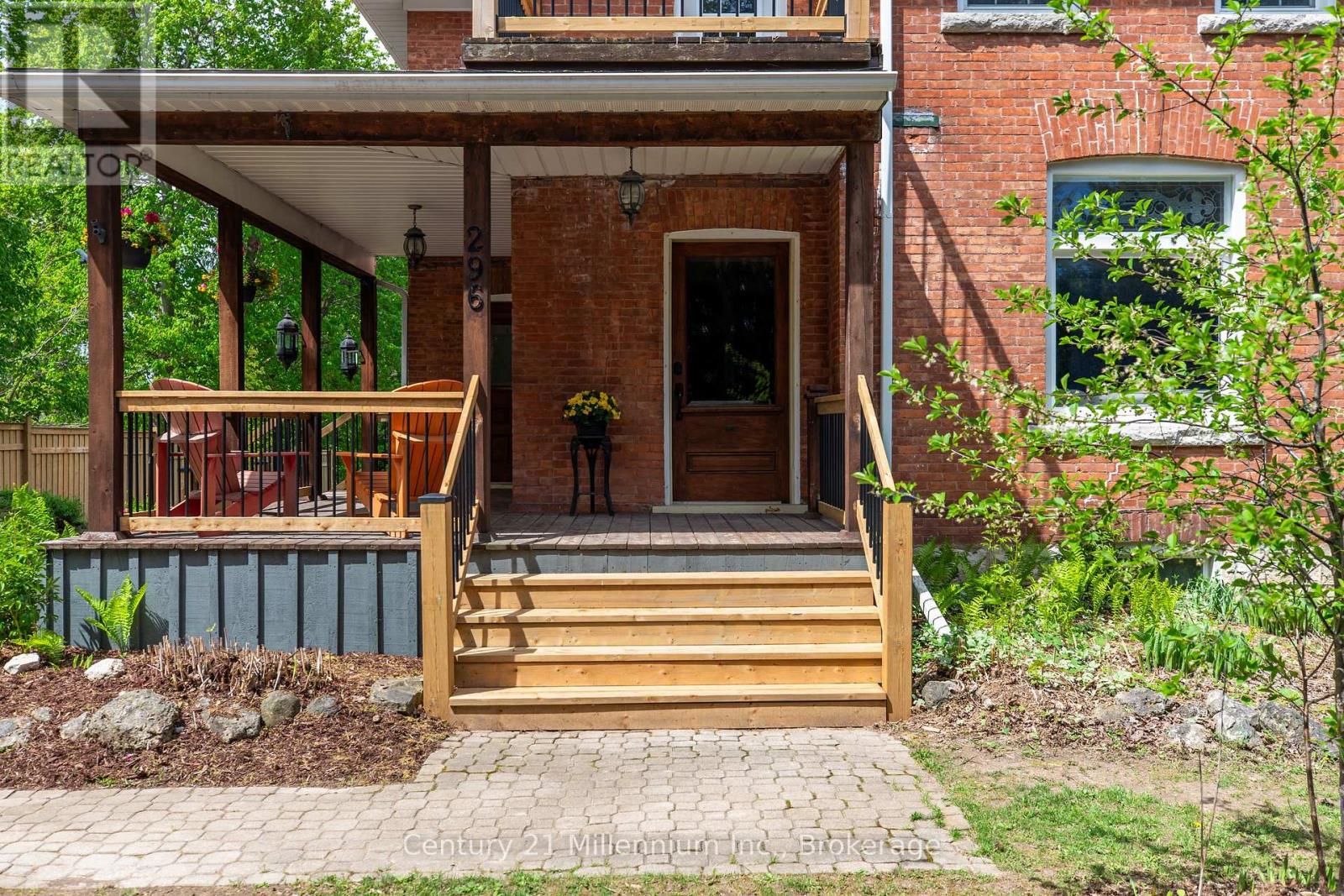 296 GARAFRAXA ST STREET