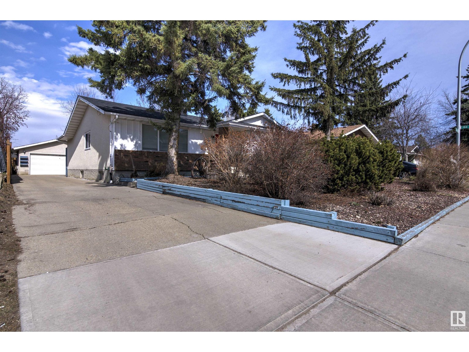 18312 91 AV NW