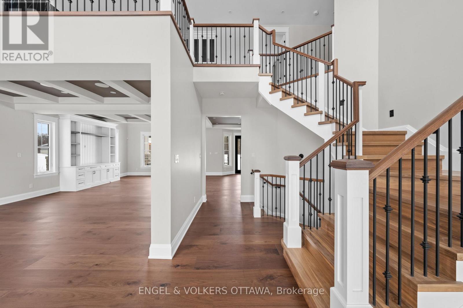 432 ASHBEE COURT