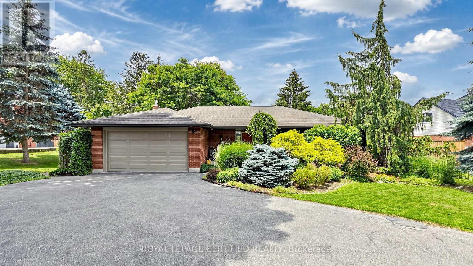 438 LEXINGTON ROAD
