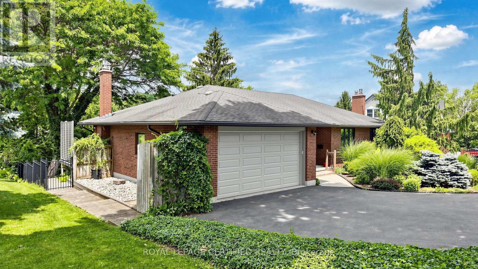 438 LEXINGTON ROAD