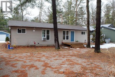 7675 RIVERSIDE DRIVE Lambton Shores ON N0M2L0