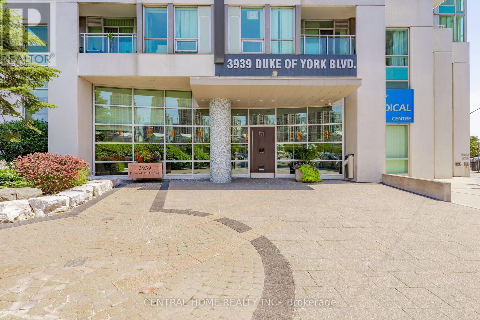 717 - 3939 DUKE OF YORK BOULEVARD