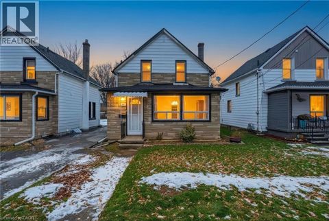 20 YORK Street Welland ON L3B4A6