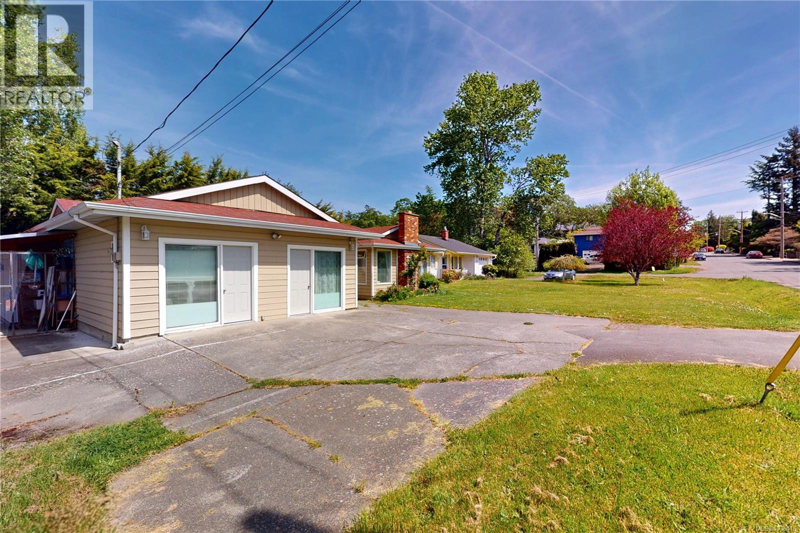 1382 McKenzie Ave