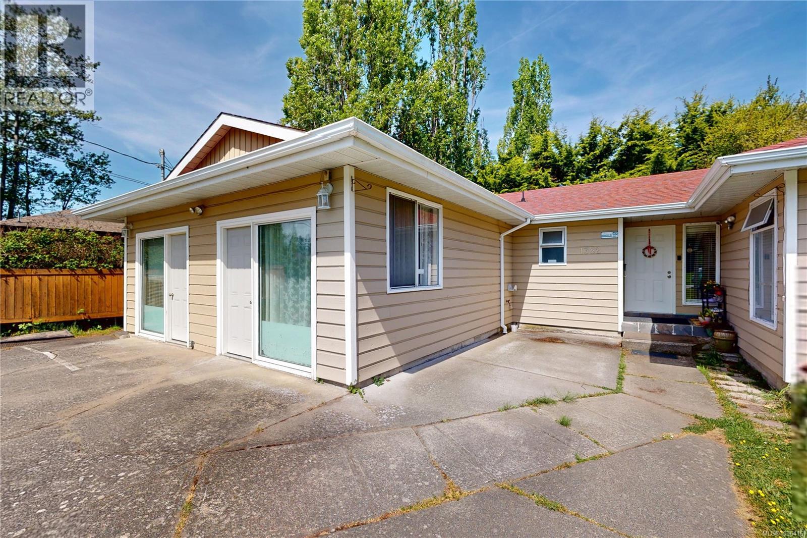 1382 McKenzie Ave