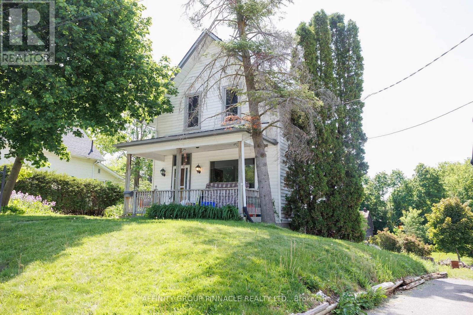 Photo 1 of 43 — 7 COLBORNE STREET E, Kawartha Lakes (Lindsay), ON K9V1J9