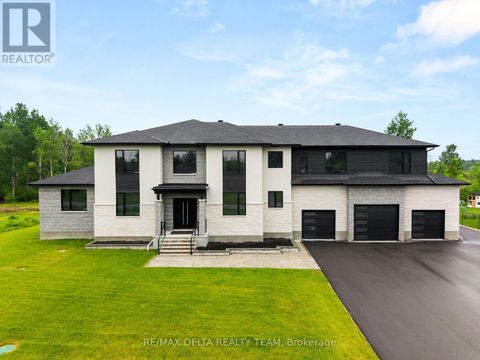 663 BALLYCASTLE CRESCENT Ottawa ON K1X0A3