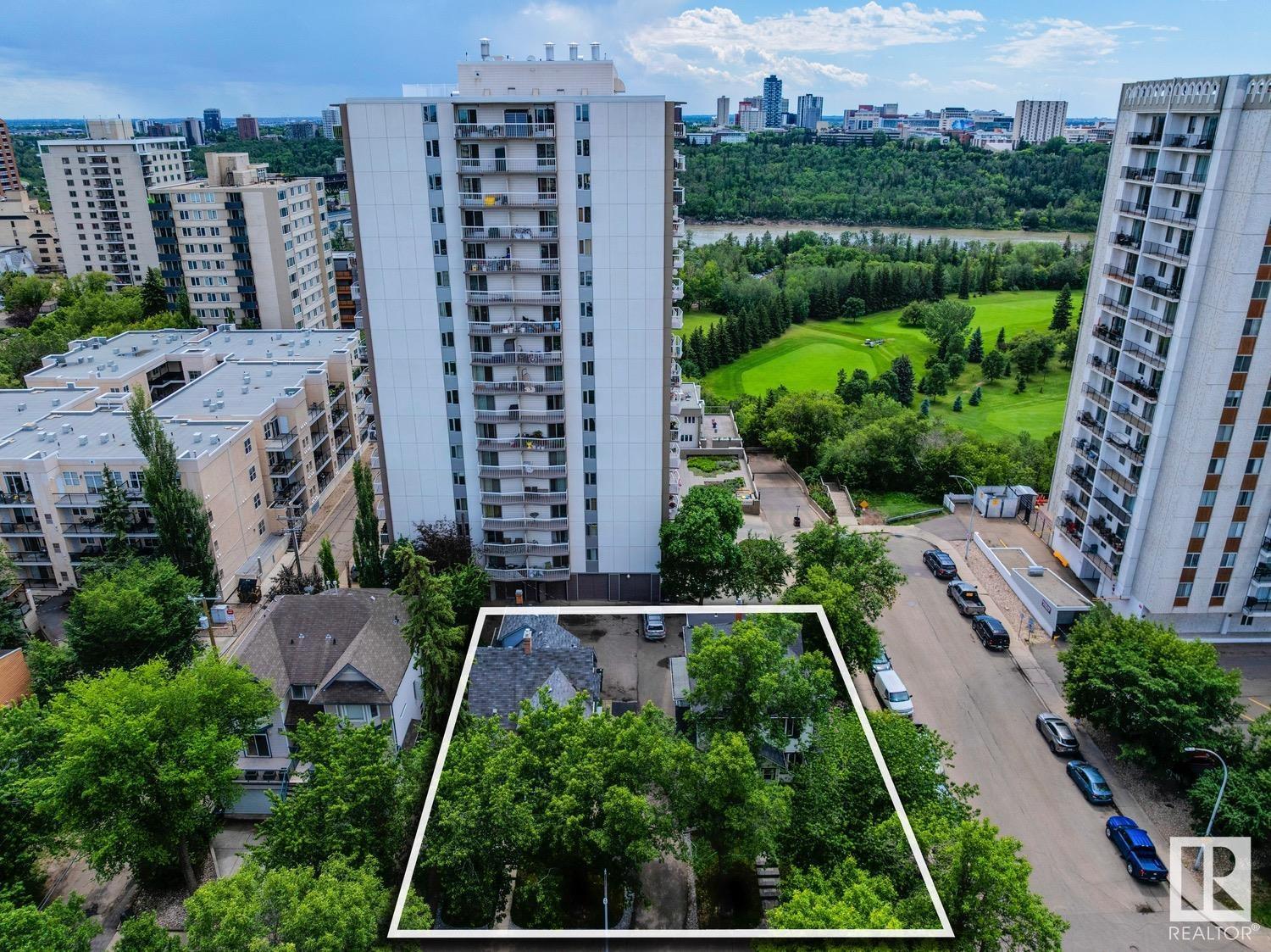 11229 99 AV NW