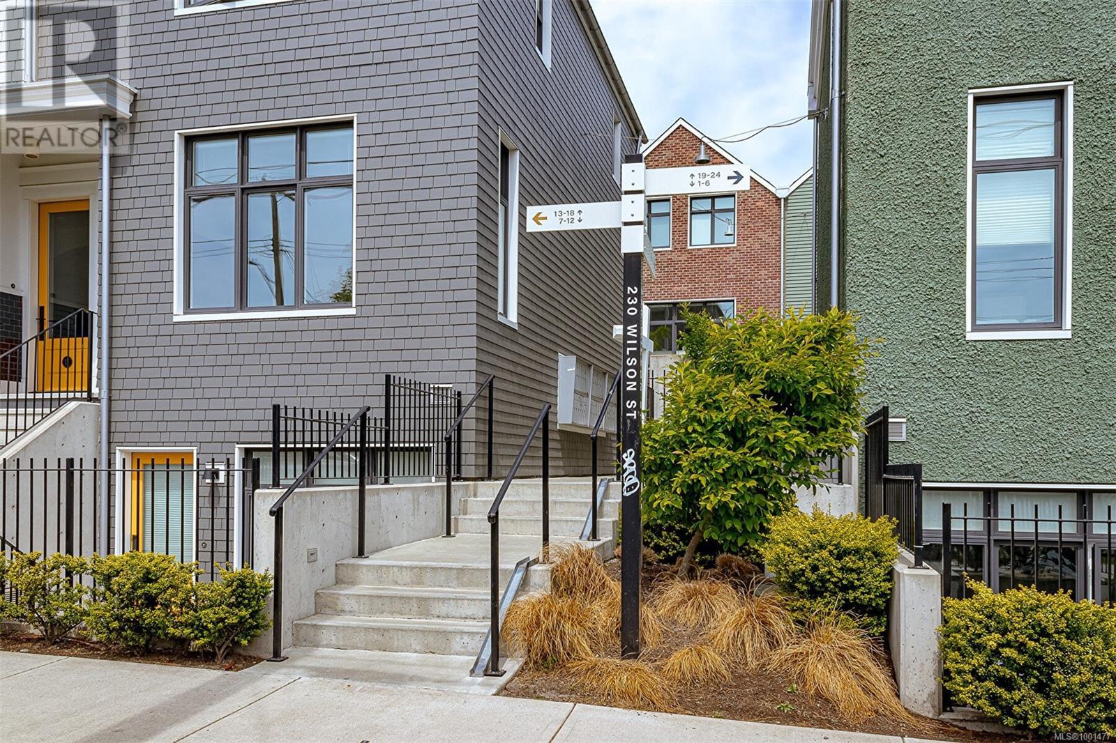 13 230 Wilson St
