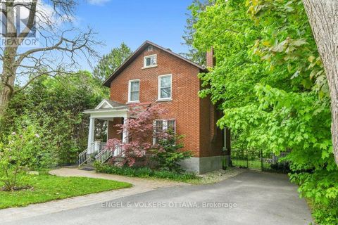 141 MINTO PLACE Ottawa ON K1M0B6