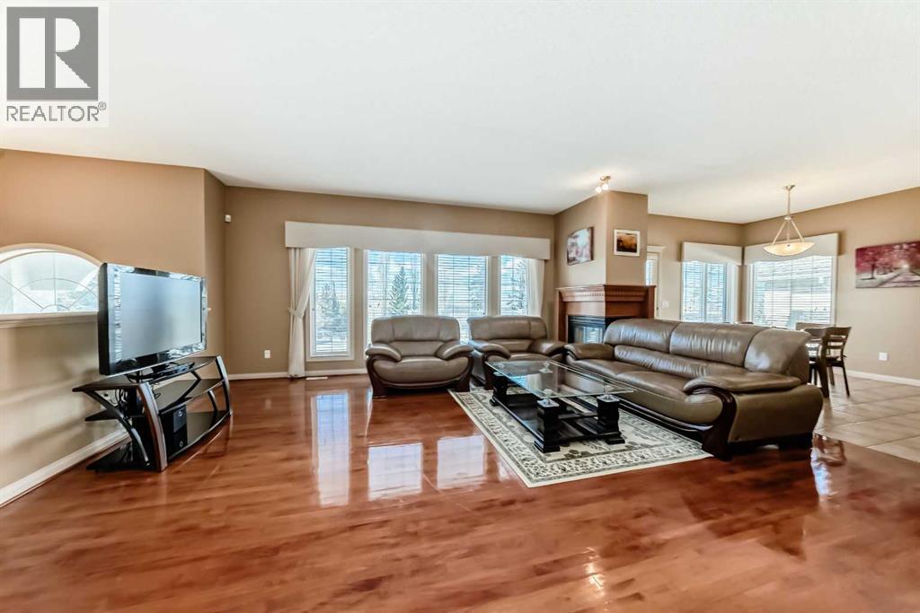 92 Hamptons Drive NW