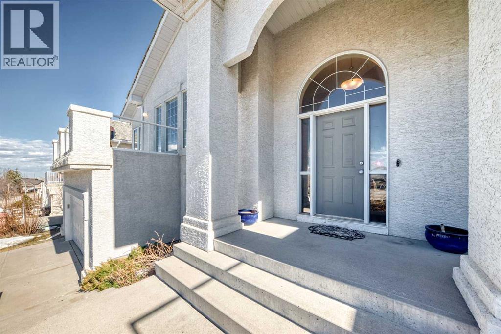 92 Hamptons Drive NW