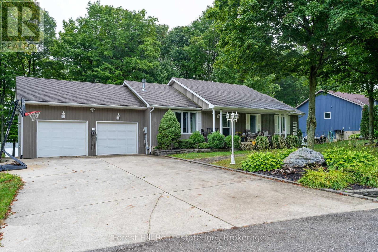 227 PETERS CRESCENT
