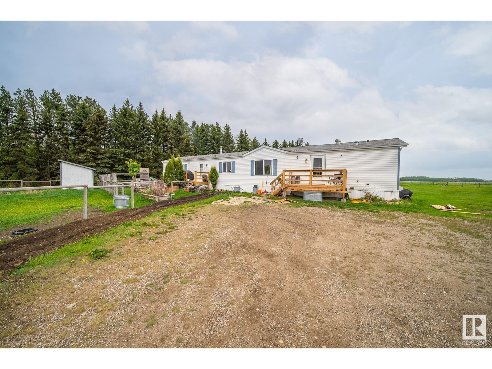 55524 RGE ROAD 261